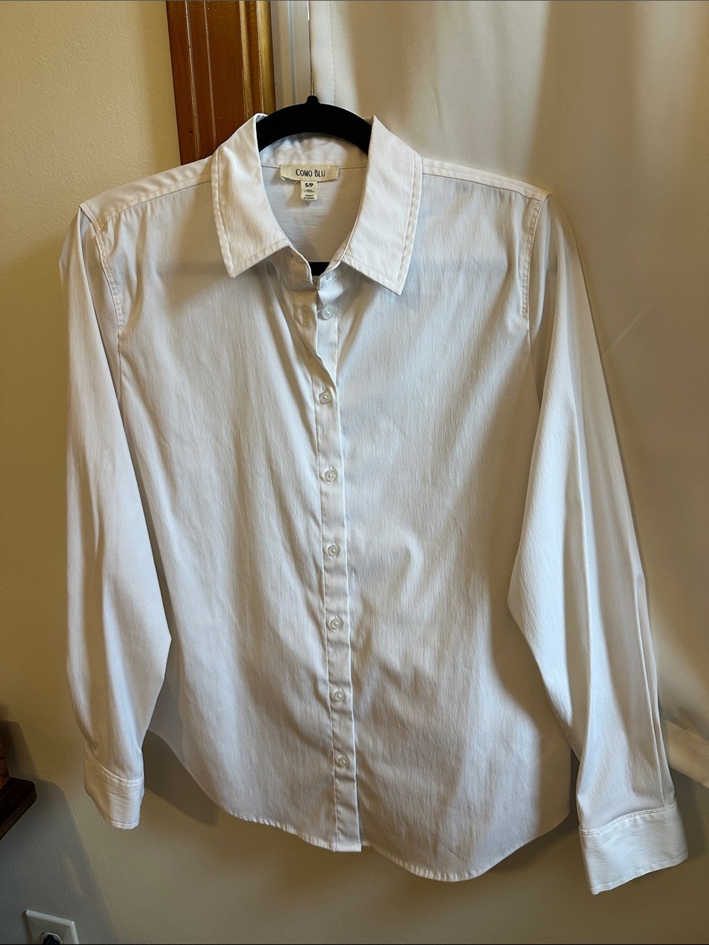 Como Blu Women’s Classic White Fitted Button-Up Dress Shirt
